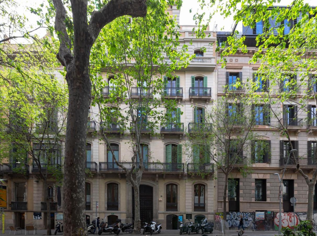 The Barcelona Centric Apt By Maison Pinata Luaran gambar